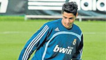 <b>CUENTA CON ÉL. </b>Schuster quiere retener a Cicinho en el equipo.