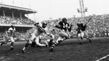 El quarterback Otto Graham fue la gran estrella de unos Browns que sorprendentemente machacaron a los Eagles.