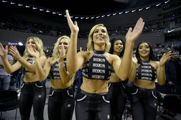 Te dejamos las mejores postales que dejó el primero de los dos partidos de NBA que se jugarán en el país. El Thunder visitó a los Nets en la Arena Ciudad de México.