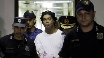 Desvelan el loco premio que puede ganar Ronaldinho jugando al fútbol en la cárcel