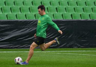 A José Alberto le toca improvisar un lateral derecho