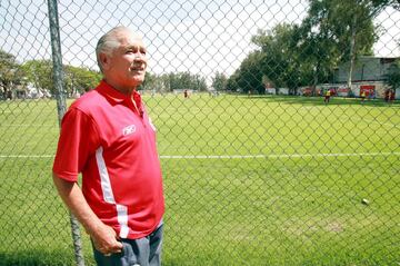 Sin duda uno de los históricos de las Chivas, Salvador Reyes formó parte de aquel equipo campeonísimo de los tapatíos en los años 50’s. A pesar de que su apodo más común era el de ‘Chava’, sus compañeros también lo apodaron ‘El Melón’. "Chava" fue el máximo anotador del Rebaño con 122 goles, cifra que superó hace unos años Omar Bravo.