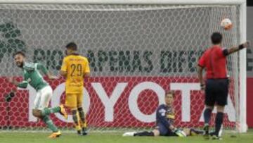 El jugador de Palmeiras Agustin Allione celebra un gol ante Rosario Central