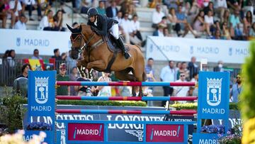 España gana en Madrid para asegurarse la semifinal europea