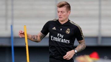 Toni Kroos, en el entrenamiento del Real Madrid del lunes 14 de octubre de 2019.