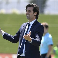 Solari seguirá una temporada más al frente del Castilla