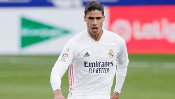 Varane 'pide apuntes' sobre el Manchester United