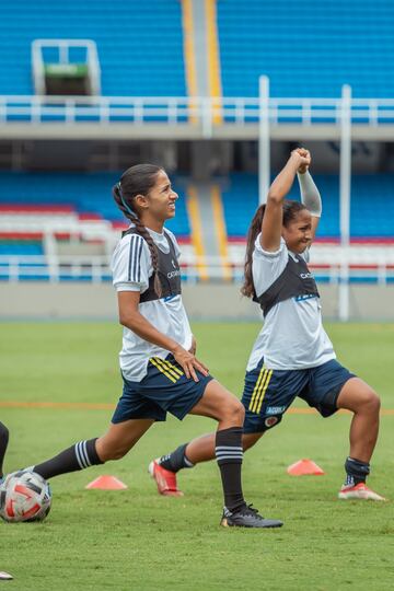 La Selección Colombia Femenina realizó su entrenamiento en el Pascual Guerrero antes del partido amistoso ante Chile, que se jugará el sábado en Cali.