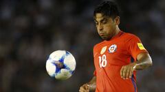 Futbol, Argentina vs Chile  Eliminatorias al mundial de Rusia 2018  El jugador de la seleccion chilena Gonzalo Jara controla el balon durante el partido de las clasificatorias al mundial de Rusia 2018 contra Argentina disputado en el estadio Monumental de Buenos Aires, Argenina.  23/03/2017  Andres Pina/Photosport  *************   Football, Argentina vs Chile  Chile's player Gonzalo Jara controls the ball during the 2018 Russia World Cup qualification match against Argentina at the Monumental stadium in Buenos Aires, Argentina.  23/03/2017  Andres Pina/Photosport