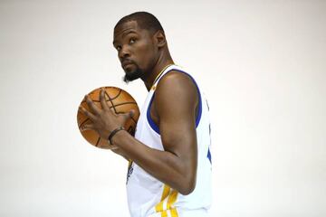 Kevin Durant #35 of the Golden State Warriors poses for NBA team photographer Noah Graham during the Golden State Warriors