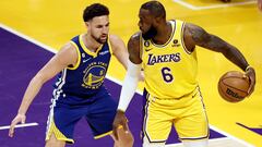 Los Angeles (United States), 09/05/2023.- Los Angeles Lakers forward LeBron James (R) in action against Golden State Warriors guard Klay Thompson during the first quarter of game 4 of the Western Conference Semifinals between the Los Angeles Lakers and the Golden State Warriors at Crypto.com Arena in Los Angeles, California, USA, 08 May 2023. (Baloncesto, Estados Unidos) EFE/EPA/ETIENNE LAURENT SHUTTERSTOCK OUT
