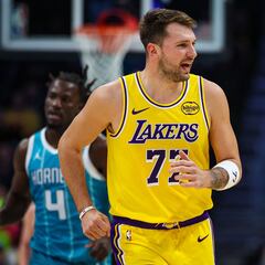 Lakers 121 vs 111 Hornets live online: score, stats & updates | 2025-26 NBA Regular Season
