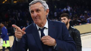 SDT01. Istanbul (Turkey), 19/04/2019.- Barcelona&#039;s head coach Svetislav Pesic reacts after the Euroleague play off basketball match between Anadolu Efes and Barcelona in Istanbul, Turkey 19 April 2019. (Baloncesto, Euroliga, Turqu&iacute;a, Estanbul) EFE/EPA/SEDAT SUNA