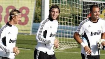 <b>ALTO Y CLARO.</b> Higuaín: "La plantilla está completa"