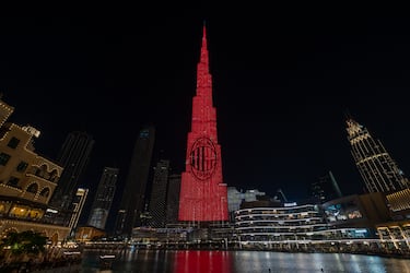 El Milan ilumina el mundo de rossonero