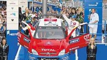 <b>INQUILINO HABITUAL. </b>Nadie como Carlos Sainz sabe lo que es subirse a un podio del Mundial de rallys. Ayer lo volvió a hacer en Finlandia.