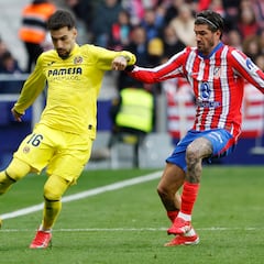 Riquelme podría entrar en la operación Álex Baena