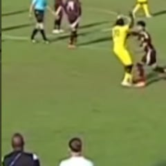 Vídeo: Brutal puñetazo de Stephano Carrillo lo deja fuera del Maurice Revello