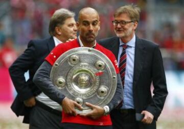 El Bayern celebra el título con ¡Un baño de cerveza!