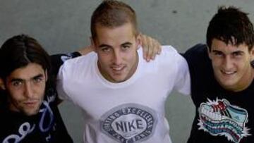 <b>LOS TRES ELEGIDOS. </b>Alberto Perea, Pulido y Koke posan en el Cerro del Espino tras un entrenamiento.