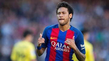 BARCELONA, SPAIN - MAY 06:  Neymar of FC Barcelona celebrates with shaka after scoring his team&#039;s opening goal during of the La Liga match between FC Barcelona and Villarreal CF at Camp Nou stadium on May 6, 2017 in Barcelona, Spain.  (Photo by Denis