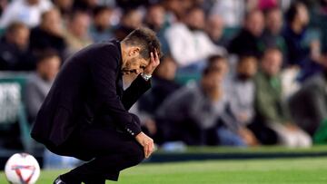 El equipo del Cholo Simeone cae en su visita al Betis y cierra una semana de pesadilla luego del descalabro ante Lille en Champions League.