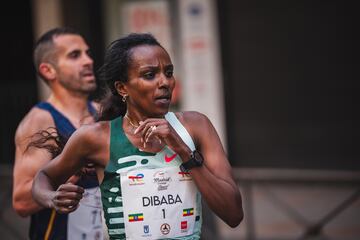 MADRID, 02/06/2024.- La etíope Tirunesh Dibaba, triple campeona olímpica de 5.000 y 10.000 metros, participa en la cuarta edición de la Vintage Run by TotalEnergies, de diez kilómetros y con 8.000 participantes, este domingo en Madrid. EFE/ MAPOMA - SOLO USO EDITORIAL/SOLO DISPONIBLE PARA ILUSTRAR LA NOTICIA QUE ACOMPAÑA (CRÉDITO OBLIGATORIO) -
