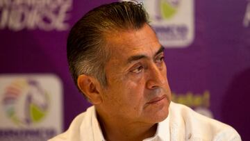 Trasladan a ‘El Bronco’ a hospital tras presentar problemas de salud