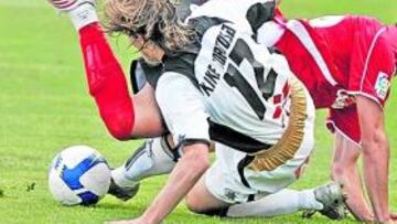 <b>POR EMPEÑO NO FUE... </b>El Murcia salió con ganas de jugar al fútbol pero se estrelló ante un Albacete ramplón y conservador. Al final, los dos salvados y todos felices.
