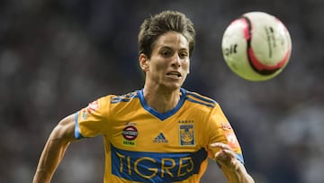 A través de un comunicado, el futbolista de Tigres aclaró que al no identificar a quienes le pidieron detenerse, se refugió por seguridad.