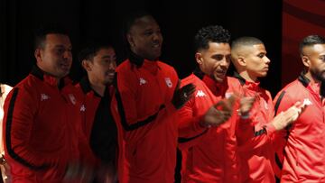 Independiente Santa Fe reveló la nueva camiseta de los planteles femenino y masculino para la temporada 2023. Alfonso Cañón lideró la presentación.