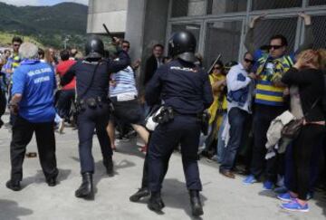 Los ultras del Oviedo causaron incidentes con los aficionados del Cádiz antes del encuentro