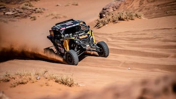 Gerard Farrés con el buggy en el Dakar.