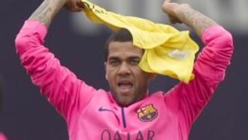 Dani Alves renovaría si el Barça no puede fichar en verano