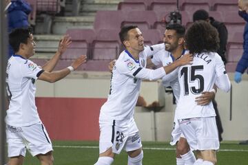 1-1. Los jugadores del Getafe celebraron el primer gol.