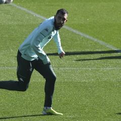 Lista del Betis con Lainez y Borja Iglesias pero sin Víctor Ruiz