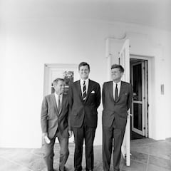 ¿Qué miembros de la familia Kennedy fueron asesinados o murieron en circunstancias misteriosas?