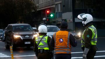 Restricción vehicular hoy, 30 de julio: autos que no pueden circular en Santiago y calendario de junio