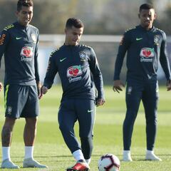 Coutinho aconseja que Firmino sea el recambio de Luis Suárez