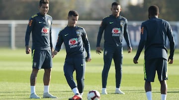 Barça consider Suárez future, Coutinho up for Firmino - report