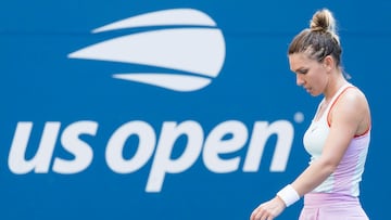 Flushing Meadows (United States).- (FILE) - Simona Halep of Romania during her first round loss at the US Open Tennis Championships at the USTA National Tennis Center in the Flushing Meadows, New York, USA, 29 August 2022 (reissued 21 October 2022). The International Tennis Integrity Agency on 21 October 2022 in a statement announced that Halep has been provisionally suspended for violating an anti-doping rule. The B sample taken during the 2022 US Open confirmed the finding of anti-anaemia drug Roxadustat in the A sample. Halep denies knowingly taken a prohibited substance. (Tenis, Abierto, Rumanía, Estados Unidos, Nueva York) EFE/EPA/JUSTIN LANE *** Local Caption *** 57888350
