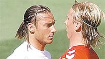 <B>DENUNCIÓ LA FEDERACIÓN DANESA</b>. La Federación Danesa de Fútbol se empleó con celeridad tras ver las imágenes de la televisión de su país.