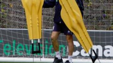 <b>SE PONE SERIO. </b>Sergio Kresic insta a sus jugadores a salir cuanto antes de la zona baja.