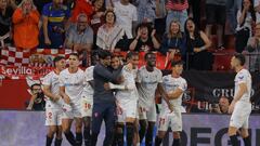 Bono abraza al goleador En-Nesyri.
SEVILLA - VILLARREAL
GOL 2-1 EN NESYRI ALEGRIA