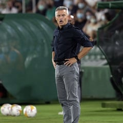 Escribá: "Es necesario fichar, no se puede competir con tan pocos jugadores"