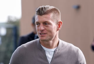 Kroos vuelve a pisar una peluquería 15 años después: “Estoy nervioso”
