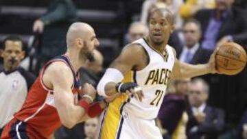 David West ante Marcin Gortat.