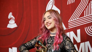Ela Taubert poses with the Best New Artist award at the 25th Annual Latin Grammy Awards in Miami, Florida, U.S., November 14, 2024. REUTERS/Marco Bello TPX IMAGES OF THE DAY