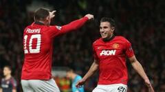 Van Persie guía la remontada del United con un 'hat-trick'