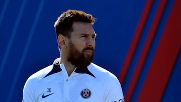 PARIS, FRANCE - APRIL 19: Leo Messi looks on during a Paris Saint-Germain training session on April 19, 2023 in Paris, France. (Photo by Aurelien Meunier - PSG/PSG via Getty Images)